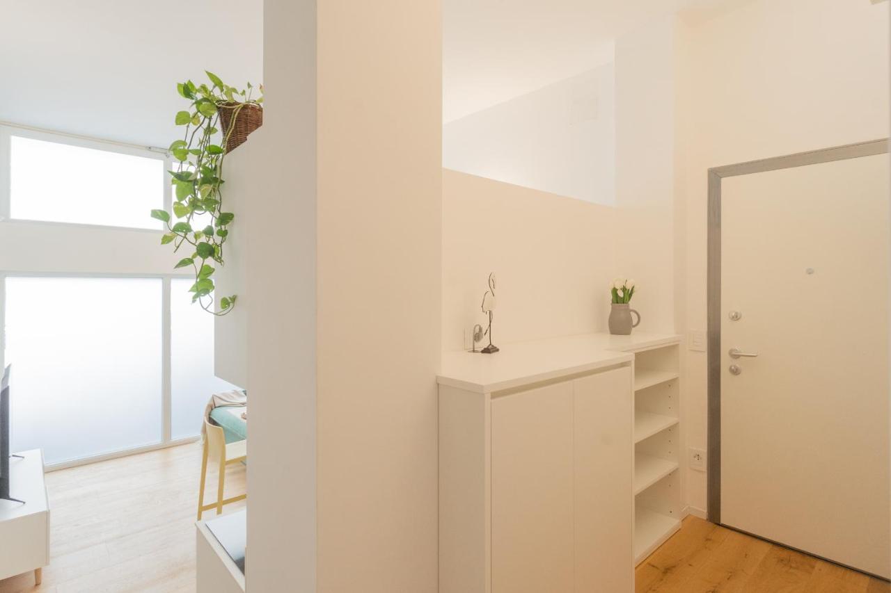 A Step From The Lake Apartment By Rent All Como Exterior photo
